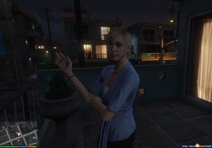 如何在GTA5中让女性角色上你的车